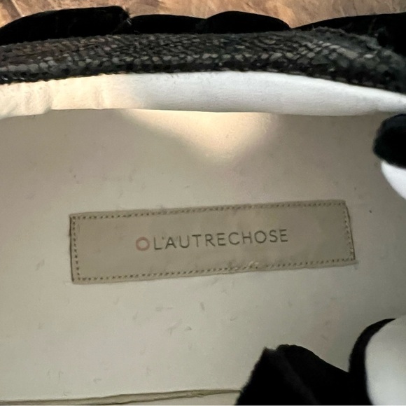 L’Autre Chose Made in Italy Black Ruffled Velvety Lace-Up Sneakers Size 37/US 7 - Picture 9 of 13